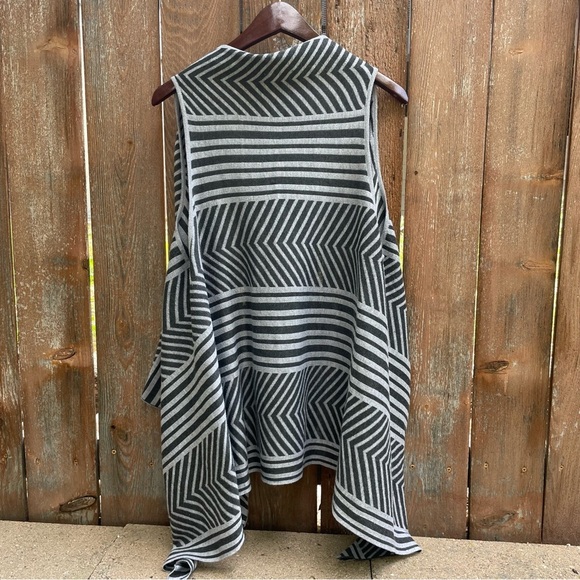ENERGE Women’s Striped Gray Sleeveless Sweater Vest Open Front One Size - Picture 9 of 10